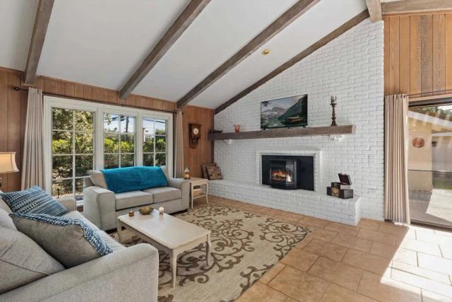 1285 Hidden Oaks Trail, Vista, CA 92084