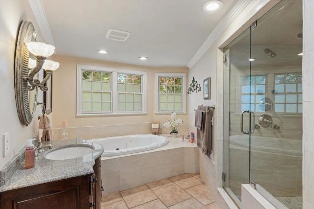 1285 Hidden Oaks Trail, Vista, CA 92084