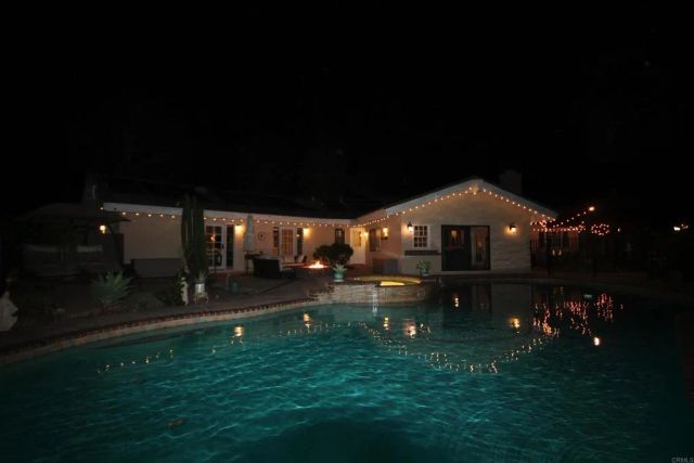 1285 Hidden Oaks Trail, Vista, CA 92084