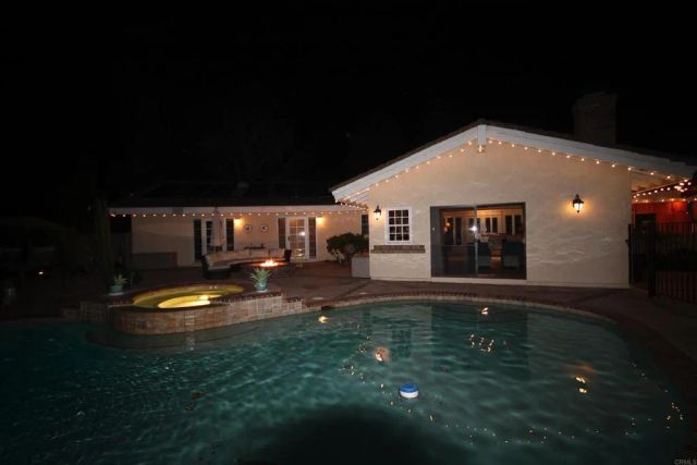 1285 Hidden Oaks Trail, Vista, CA 92084