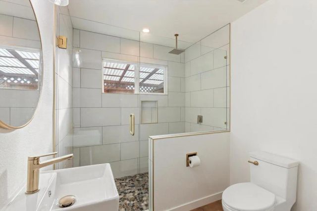 1285 Hidden Oaks Trail, Vista, CA 92084