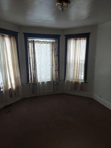 6221 S Campbell Avenue, Chicago, IL 60629