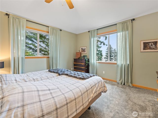 1351 Crestview Drive, Camano Island, WA 98282