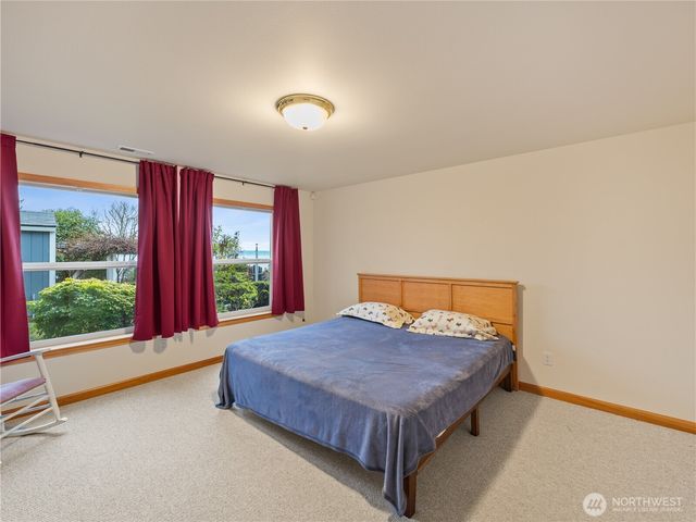 1351 Crestview Drive, Camano Island, WA 98282