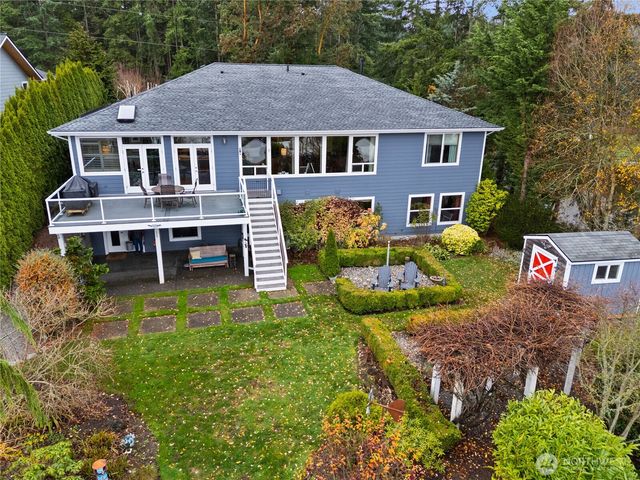 1351 Crestview Drive, Camano Island, WA 98282