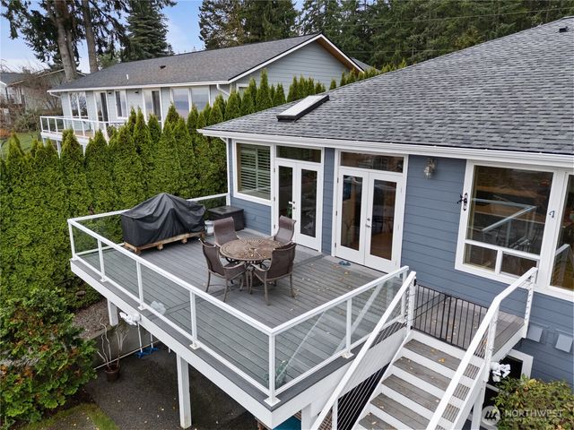 1351 Crestview Drive, Camano Island, WA 98282
