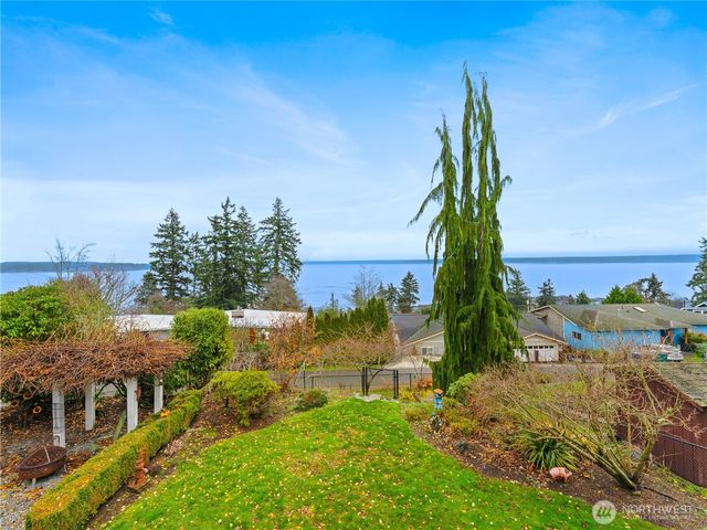 1351 Crestview Drive, Camano Island, WA 98282