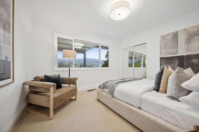 16 Dutch Valley Ln, San Anselmo, CA 94960