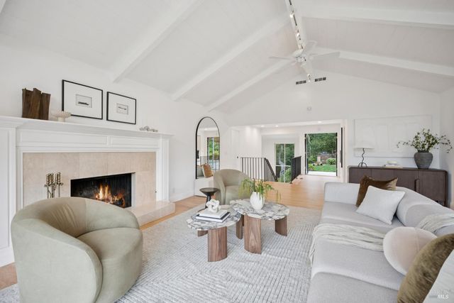 16 Dutch Valley Ln, San Anselmo, CA 94960