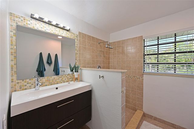 1106 87TH STREET NW, Bradenton, FL 34209