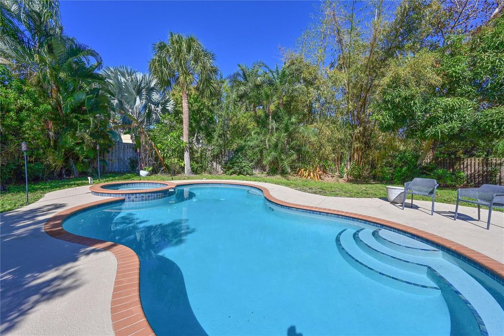 Image 21 of property listing at 1106 87TH STREET NW, Bradenton, FL 34209