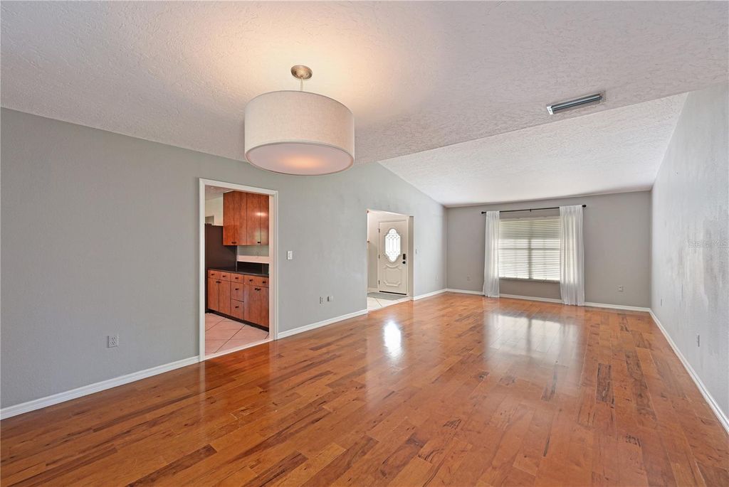 Image 5 of property listing at 1106 87TH STREET NW, Bradenton, FL 34209