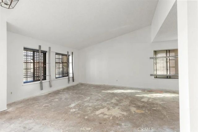 13511 Mountain Drive, Hesperia, CA 92344