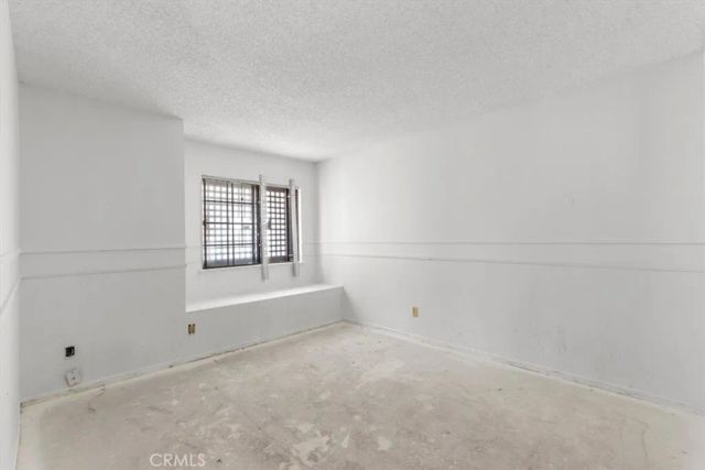 13511 Mountain Drive, Hesperia, CA 92344