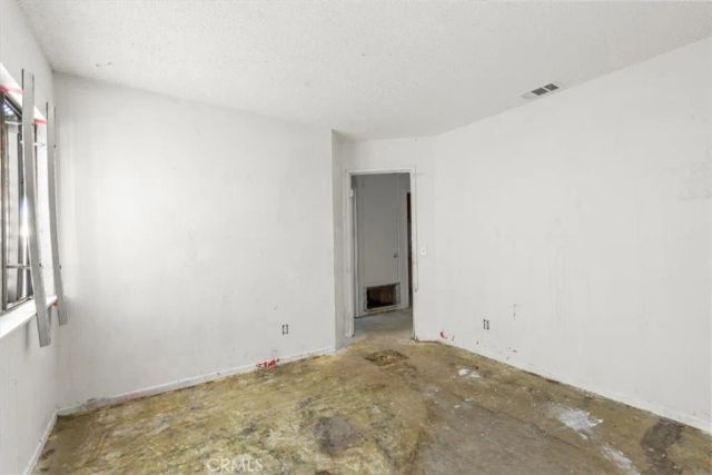 13511 Mountain Drive, Hesperia, CA 92344