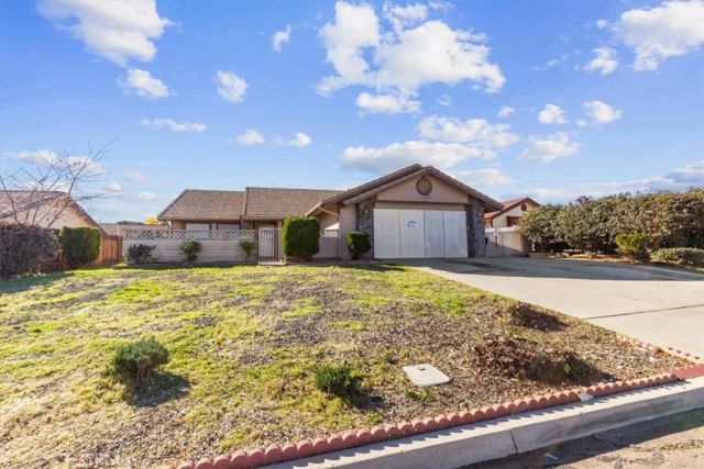 13511 Mountain Drive, Hesperia, CA 92344
