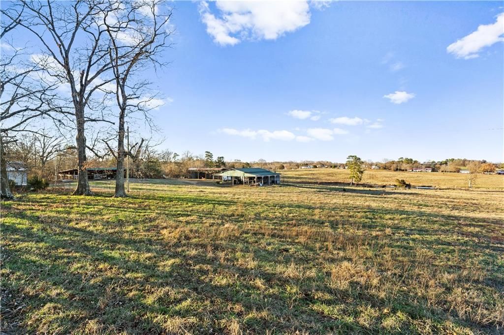 Image 10 of property listing at 2113.5 Union Grove Church Road SE, Adairsville, GA 30103