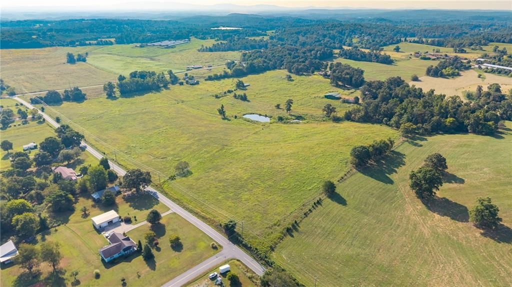 Image 3 of property listing at 2113.5 Union Grove Church Road SE, Adairsville, GA 30103