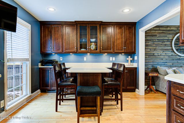 6801 Fordham Ln, Louisville, KY 40291