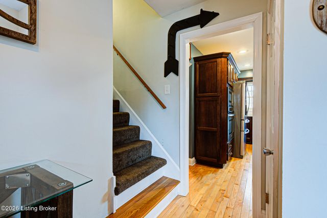 6801 Fordham Ln, Louisville, KY 40291