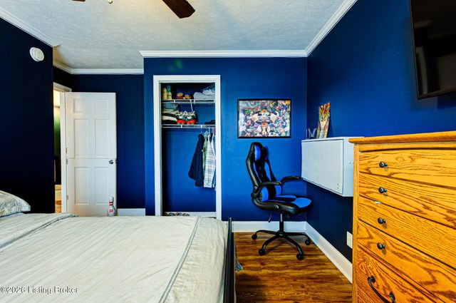 6801 Fordham Ln, Louisville, KY 40291