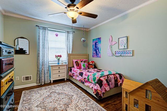 6801 Fordham Ln, Louisville, KY 40291