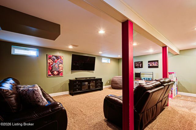 6801 Fordham Ln, Louisville, KY 40291