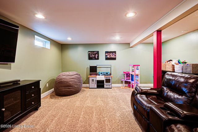 6801 Fordham Ln, Louisville, KY 40291