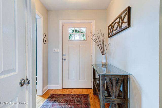 6801 Fordham Ln, Louisville, KY 40291