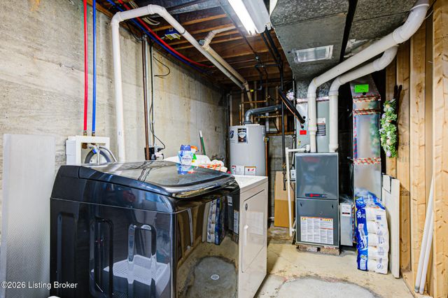 6801 Fordham Ln, Louisville, KY 40291