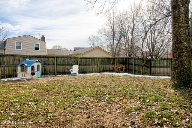 6801 Fordham Ln, Louisville, KY 40291