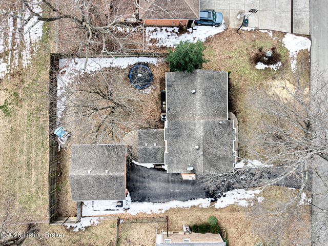 6801 Fordham Ln, Louisville, KY 40291