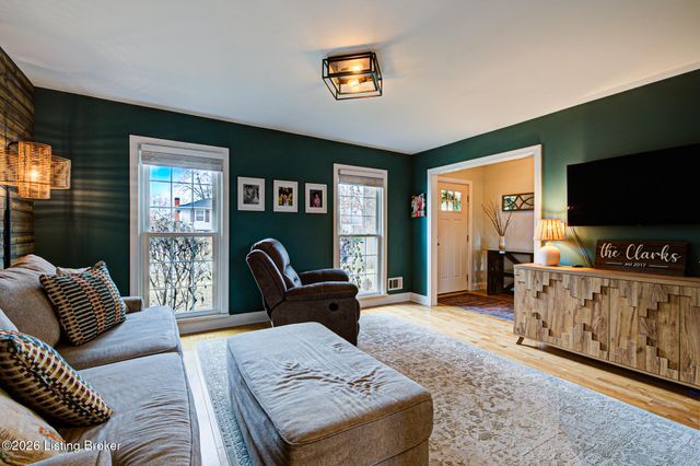 6801 Fordham Ln, Louisville, KY 40291