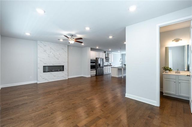2701 Cedar Pine Way, Doraville, GA 30360