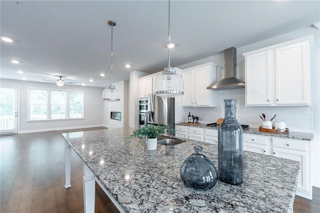 2701 Cedar Pine Way, Doraville, GA 30360