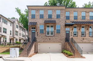 2701 Cedar Pine Way, Doraville, GA 30360