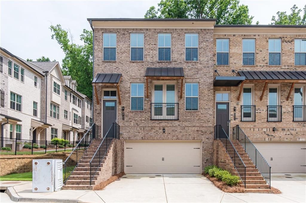 2701 Cedar Pine Way, Doraville, GA 30360