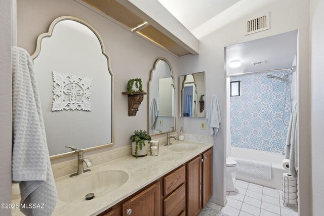 200 E Suntree Street, Tucson, AZ 85737