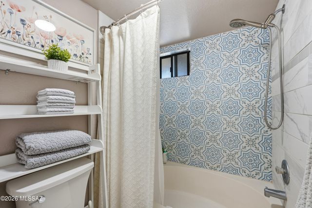 200 E Suntree Street, Tucson, AZ 85737