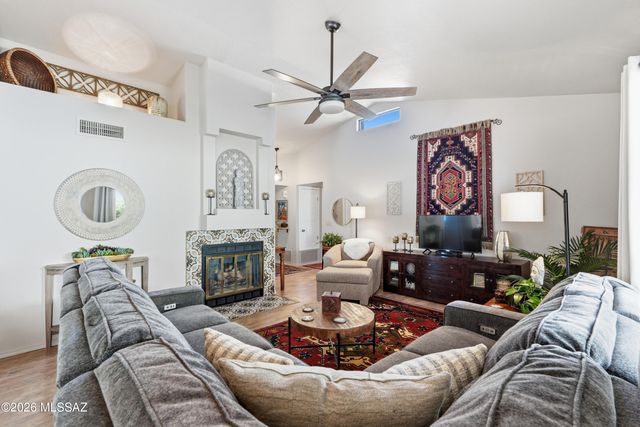 200 E Suntree Street, Tucson, AZ 85737