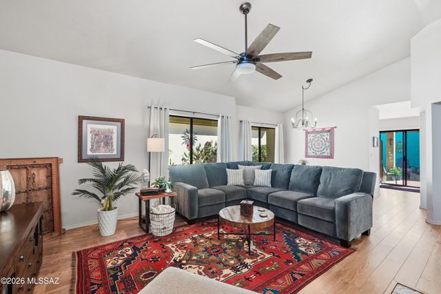 200 E Suntree Street, Tucson, AZ 85737