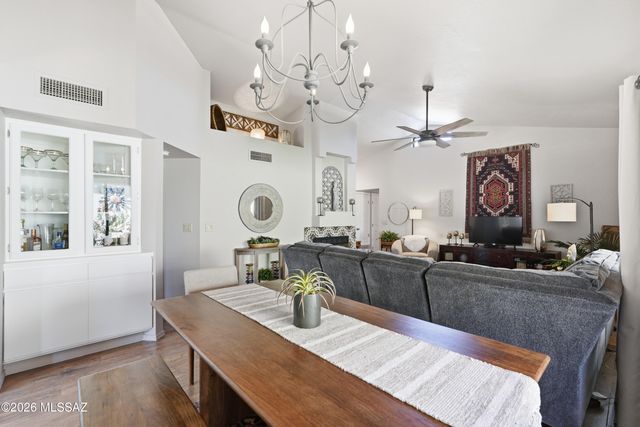 200 E Suntree Street, Tucson, AZ 85737