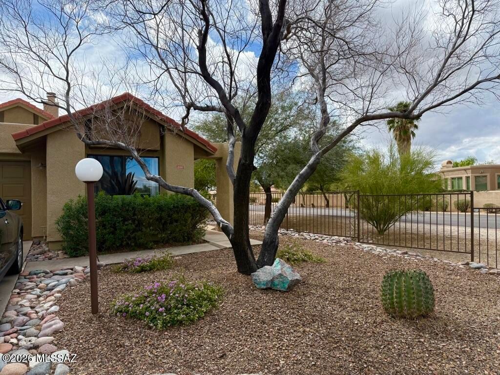 200 E Suntree Street, Tucson, AZ 85737