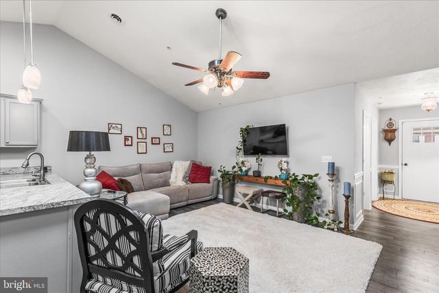 813 W MIDDLE ST, Hanover, PA 17331