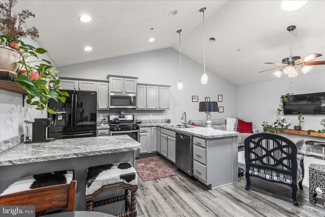 813 W MIDDLE ST, Hanover, PA 17331