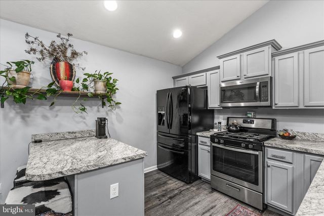 813 W MIDDLE ST, Hanover, PA 17331