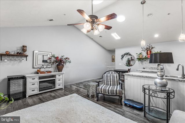 813 W MIDDLE ST, Hanover, PA 17331