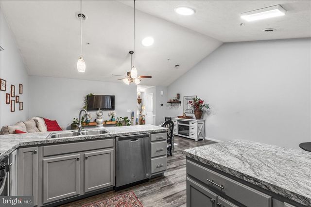 813 W MIDDLE ST, Hanover, PA 17331