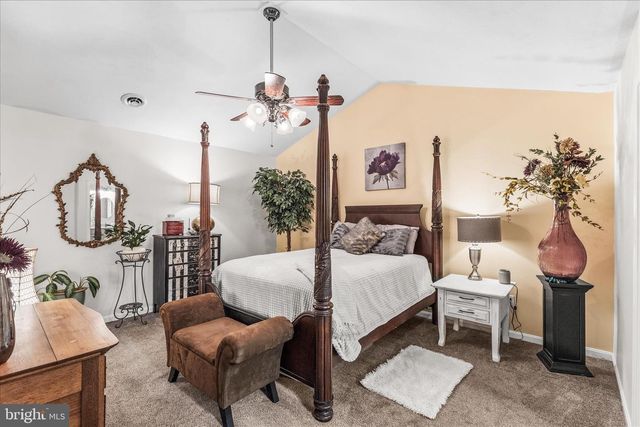 813 W MIDDLE ST, Hanover, PA 17331