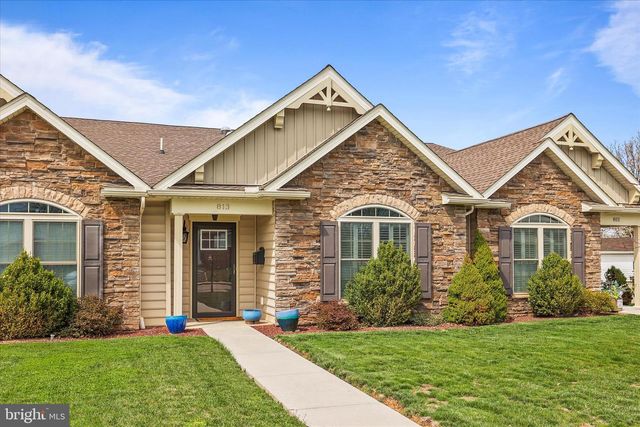 813 W MIDDLE ST, Hanover, PA 17331